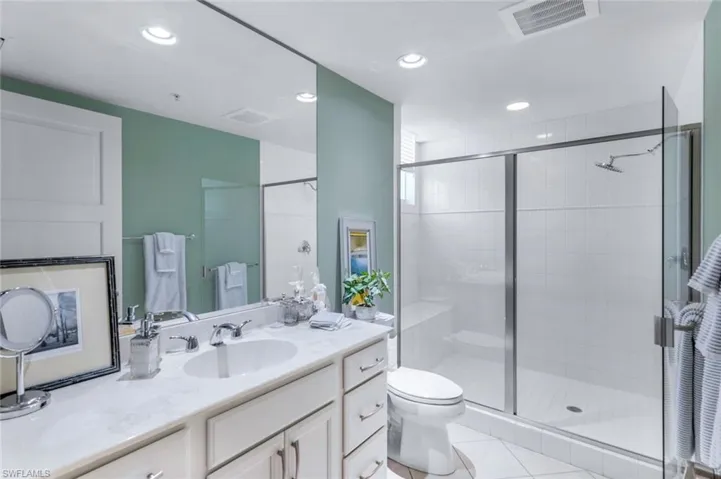 Guest 2uite 2 Ensuite Bath recently updated.