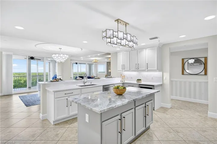 Beautiful KItchen with Island