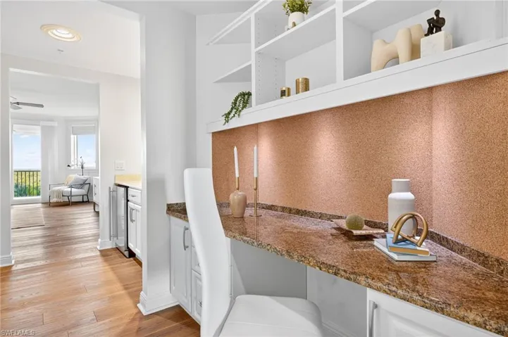 Primary Suite Desk Nook