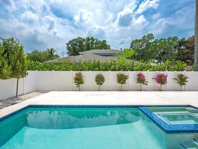 1102 9th Ave N, Naples, Florida 34102