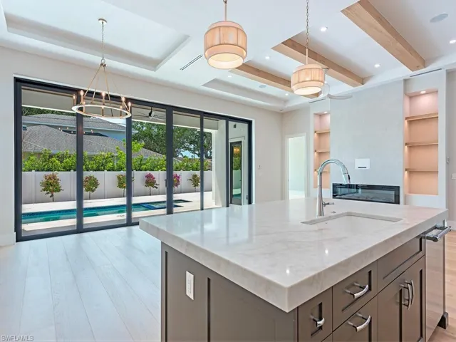 1102 9th Ave N, Naples, Florida 34102