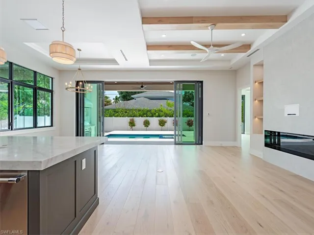 1102 9th Ave N, Naples, Florida 34102