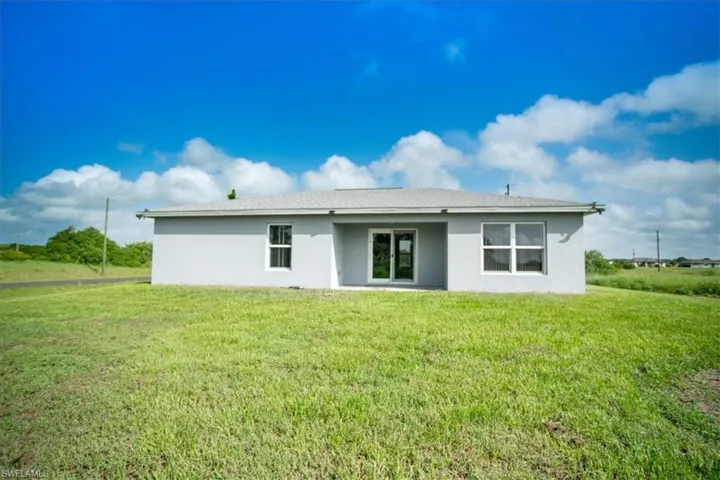 9023 W Crow Cir, Labelle, Florida 33935