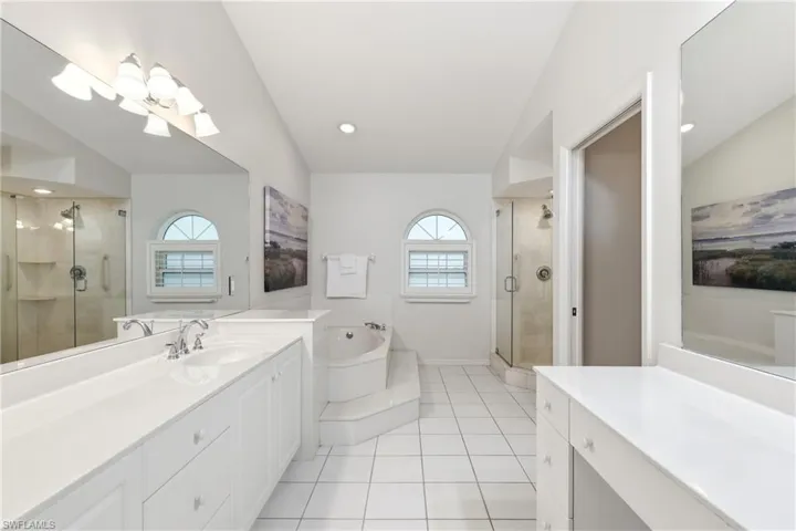 203  Via Perignon  , Naples, FL 34119