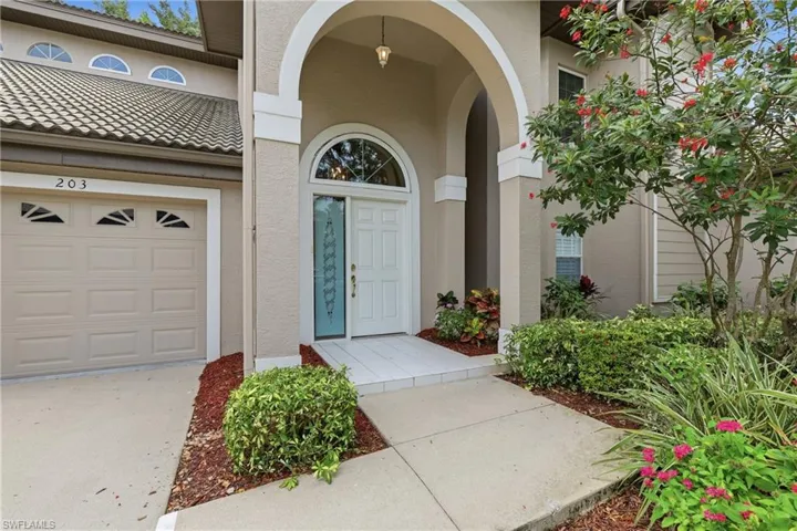 203  Via Perignon  , Naples, FL 34119