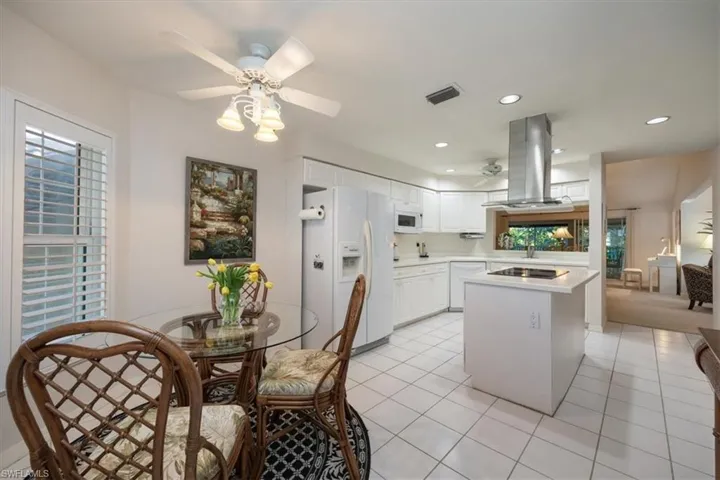 203  Via Perignon  , Naples, FL 34119