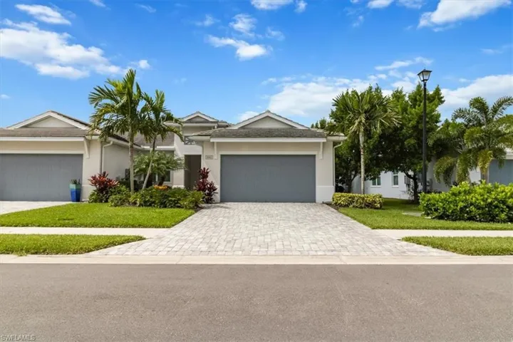 8943  Saint Lucia  DR, Naples, FL 34114