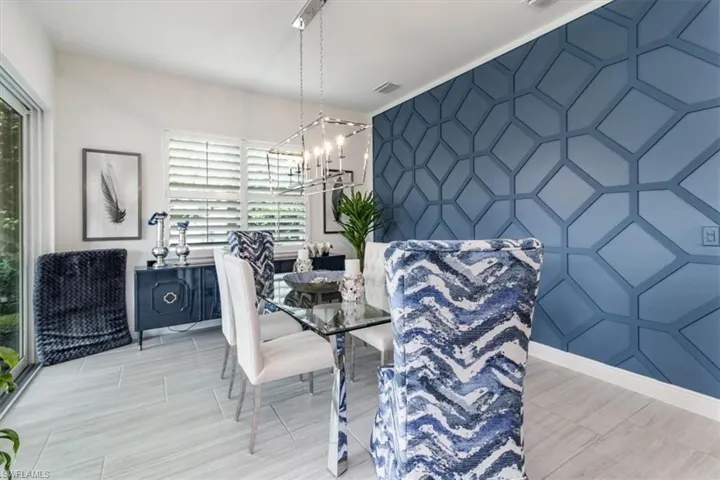 8943  Saint Lucia  DR, Naples, FL 34114