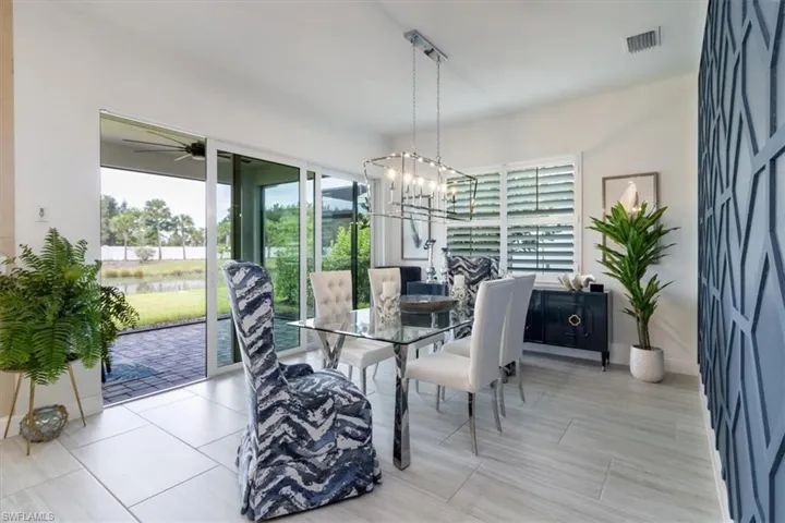 8943  Saint Lucia  DR, Naples, FL 34114