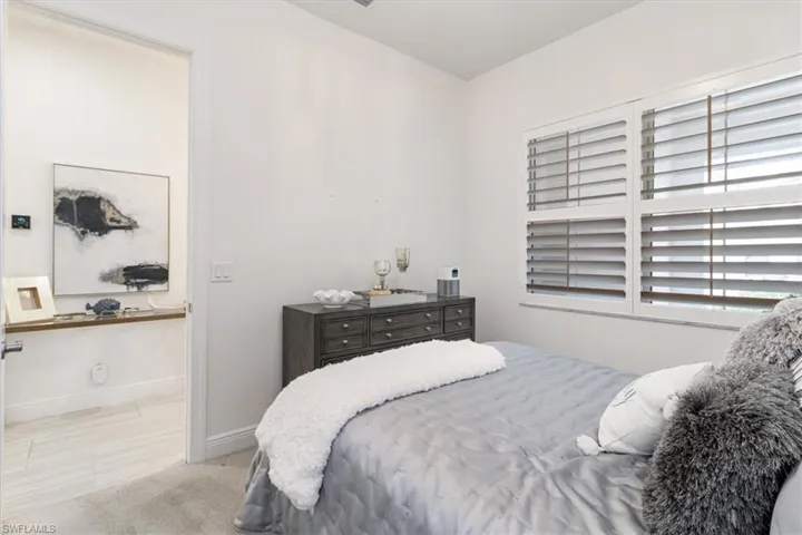 8943  Saint Lucia  DR, Naples, FL 34114