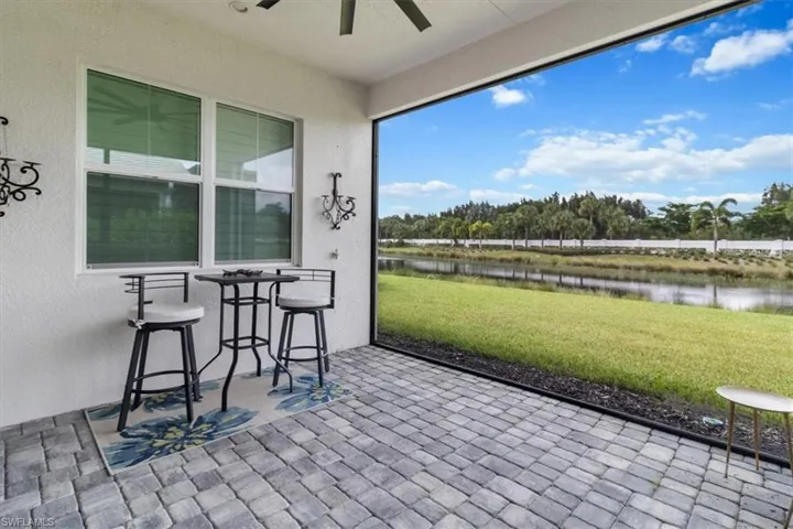 8943  Saint Lucia  DR, Naples, FL 34114
