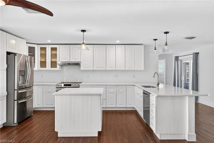 541 Bayside Dr, Fort Myers, Florida 33919