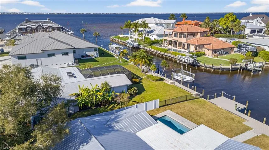 541 Bayside Dr, Fort Myers, Florida 33919