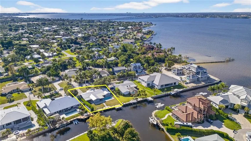 541 Bayside Dr, Fort Myers, Florida 33919