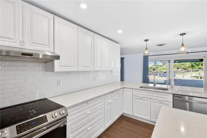 541 Bayside Dr, Fort Myers, Florida 33919