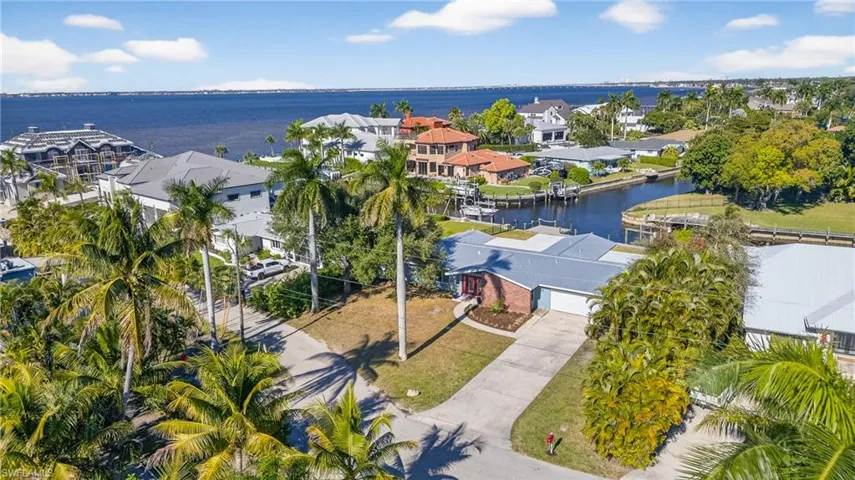541 Bayside Dr, Fort Myers, Florida 33919