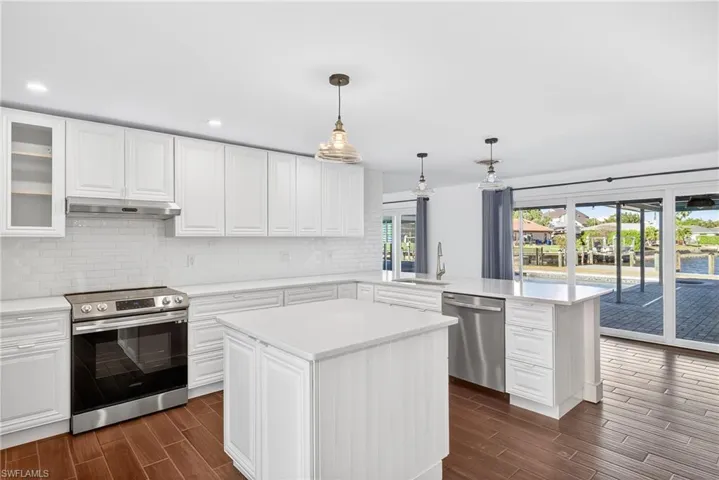 541 Bayside Dr, Fort Myers, Florida 33919