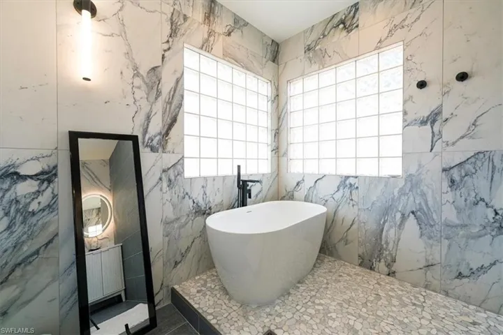 7703 Martino Cir, Naples, Florida 34112
