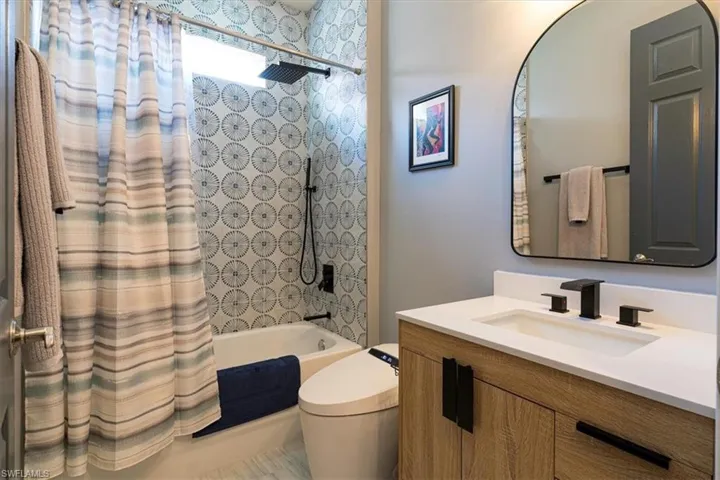 7703 Martino Cir, Naples, Florida 34112