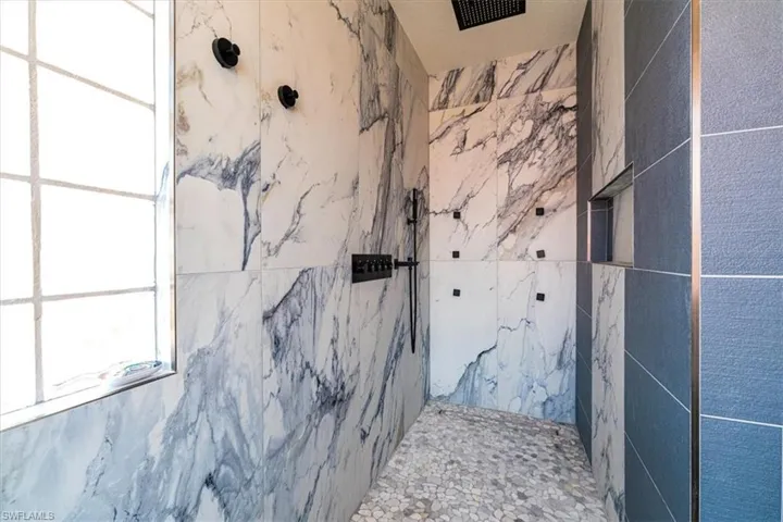 7703 Martino Cir, Naples, Florida 34112