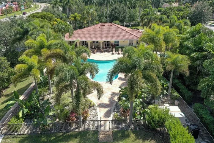 7703 Martino Cir, Naples, Florida 34112