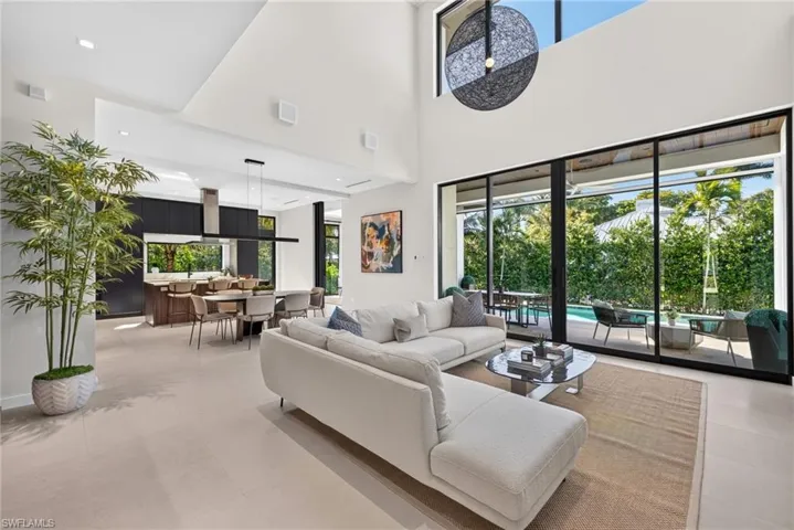 788 7th Ave N, Naples, Florida 34102