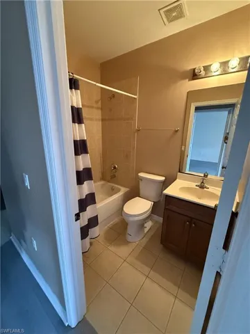 9813 Quinta Artesa Way 103, Fort Myers, Florida 33908