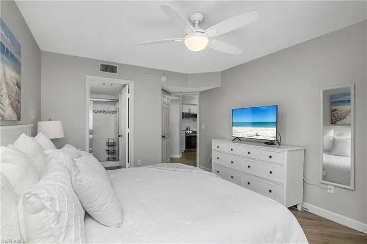 8870  Colonnades W CT, Bonita Springs, FL 34135