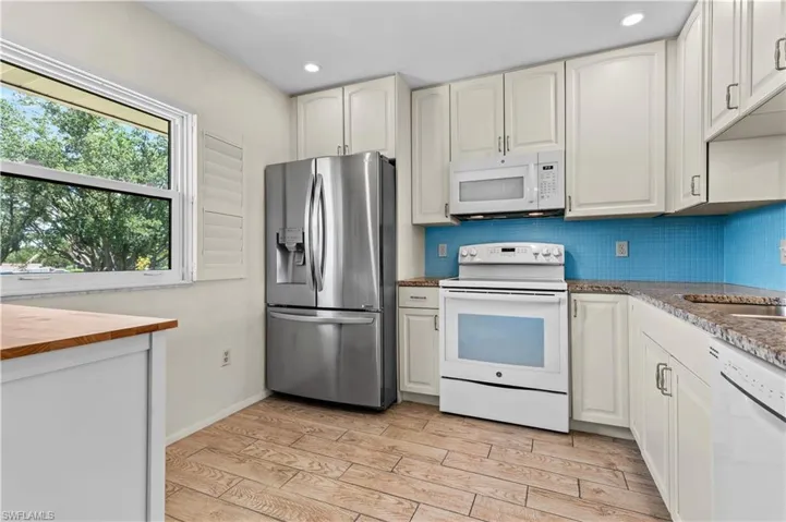 1747 Pebble Beach Dr 216, Fort Myers, Florida 33907