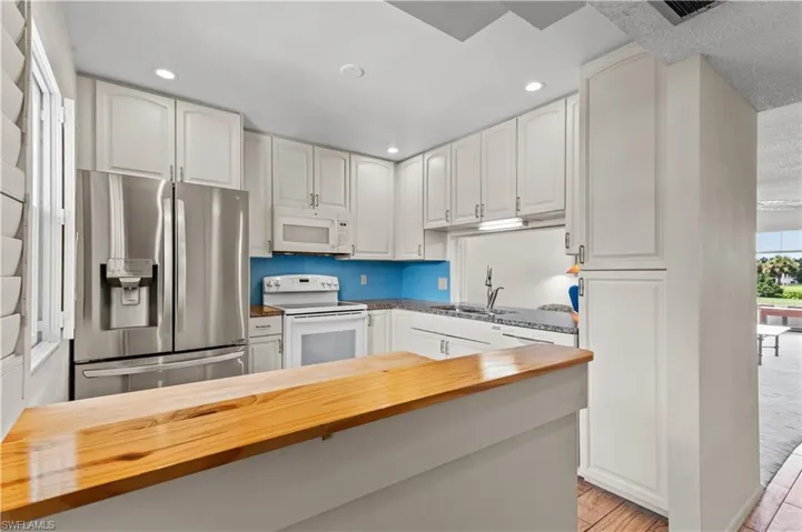 1747 Pebble Beach Dr 216, Fort Myers, Florida 33907