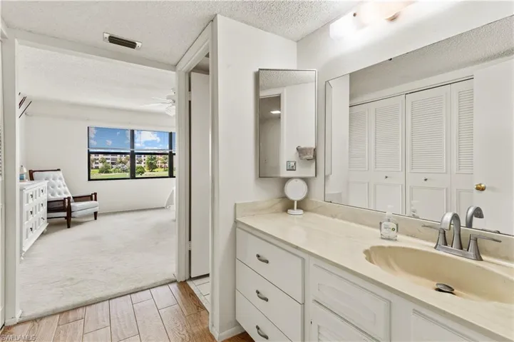 1747 Pebble Beach Dr 216, Fort Myers, Florida 33907