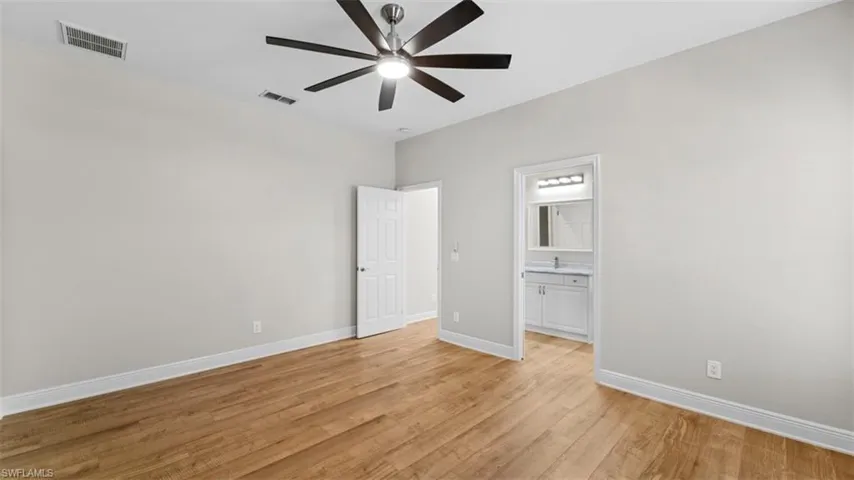 Guestbedroom #1 with attached bathroom