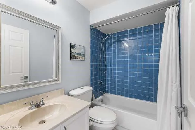 101 Wading Bird Cir 202, Naples, Florida 34110