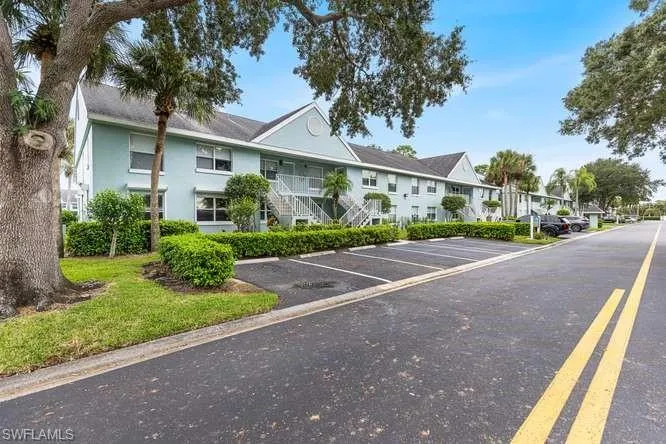 101 Wading Bird Cir 202, Naples, Florida 34110