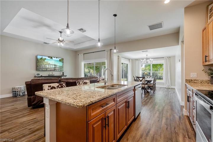 3837  Hyde Park  DR, Fort Myers, FL 33905