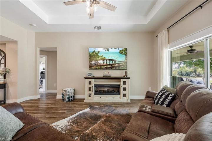 3837  Hyde Park  DR, Fort Myers, FL 33905
