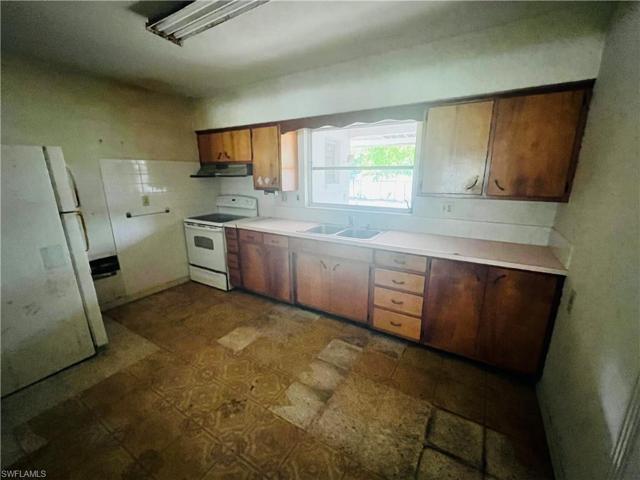 386 Montgomery AVE, FORT MYERS FL 33905