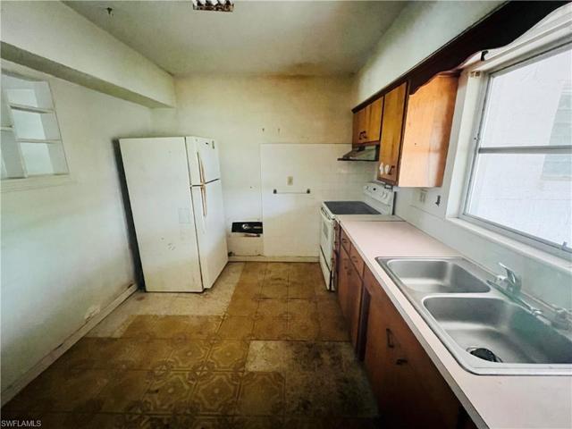 386 Montgomery AVE, FORT MYERS FL 33905