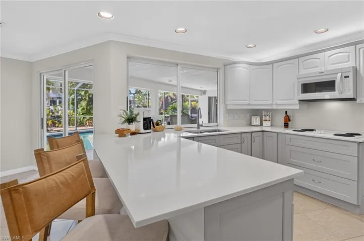 660 14th Ave S, Naples, Florida 34102