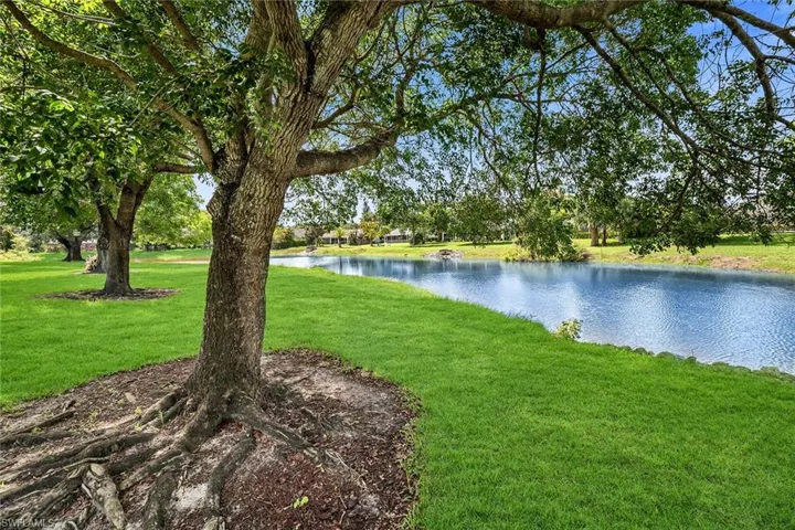 208 Furse Lakes Cir D6, Naples, Florida 34104