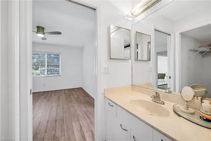 208 Furse Lakes Cir D6, Naples, Florida 34104