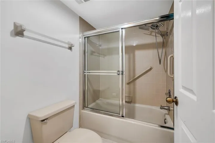 208 Furse Lakes Cir D6, Naples, Florida 34104