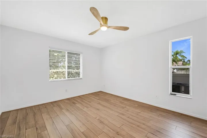 208 Furse Lakes Cir D6, Naples, Florida 34104