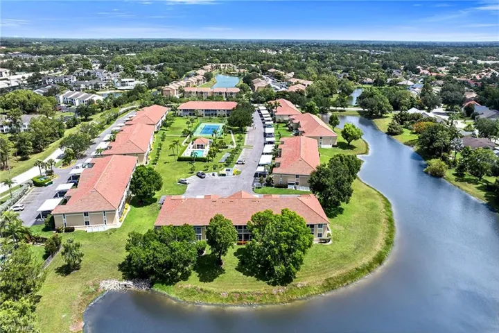 208 Furse Lakes Cir D6, Naples, Florida 34104