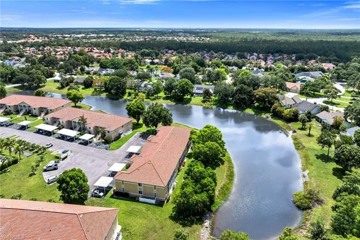 208 Furse Lakes Cir D6, Naples, Florida 34104