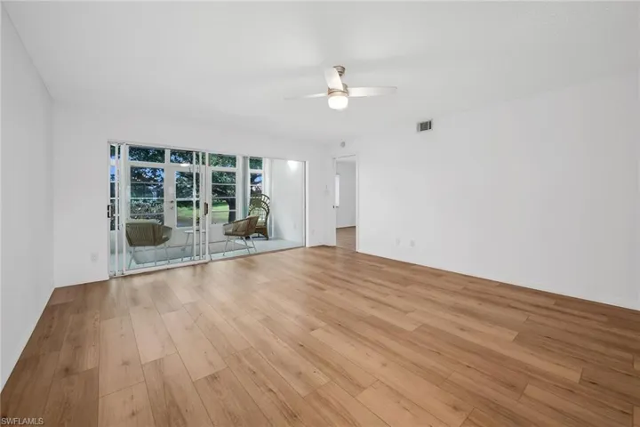 208 Furse Lakes Cir D6, Naples, Florida 34104