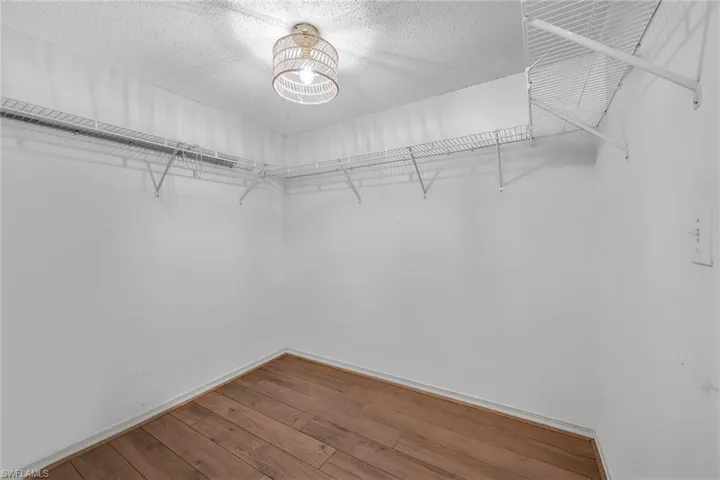 208 Furse Lakes Cir D6, Naples, Florida 34104