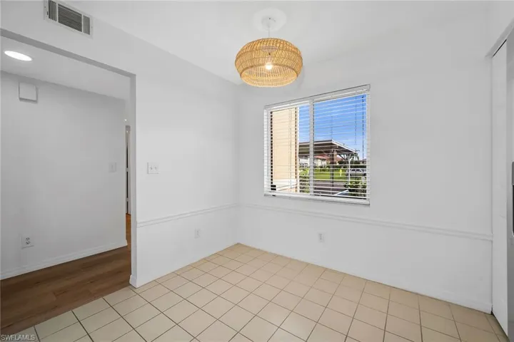 208 Furse Lakes Cir D6, Naples, Florida 34104