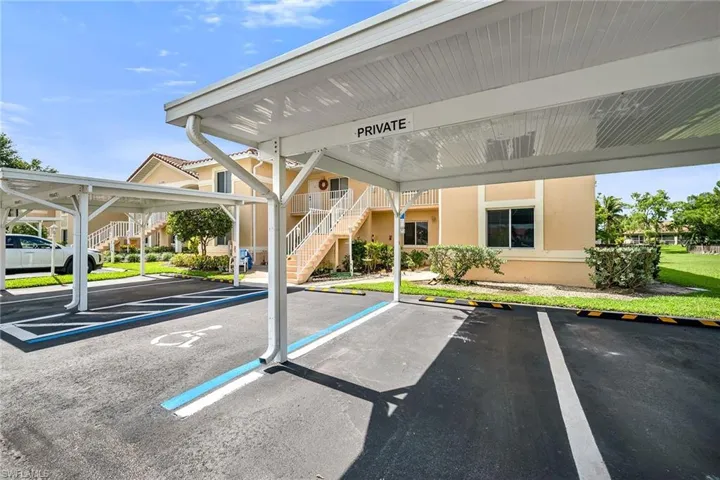 208 Furse Lakes Cir D6, Naples, Florida 34104