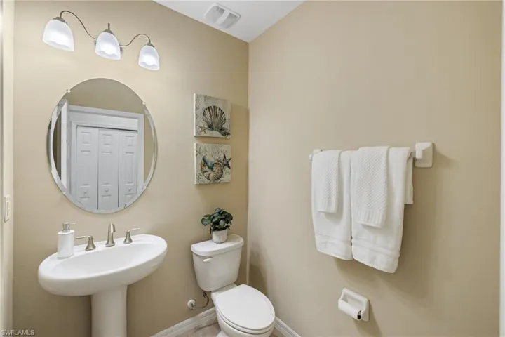 1/2 Bath off the kitchen